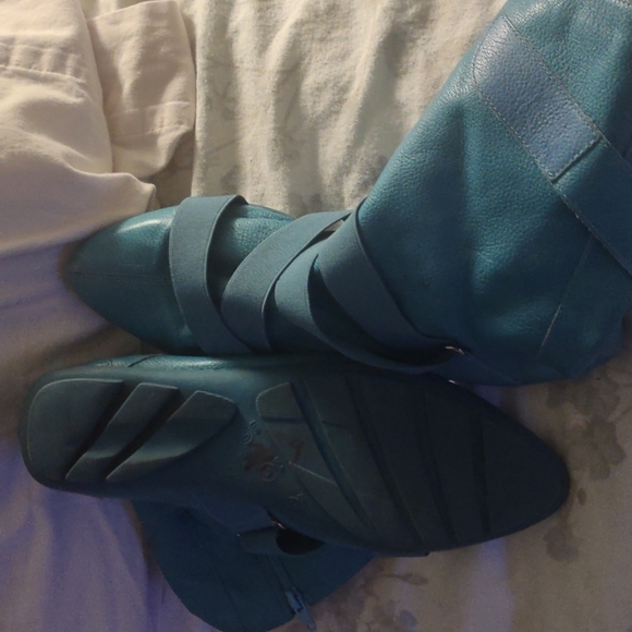 Ladies Boots - Picture 3 of 4